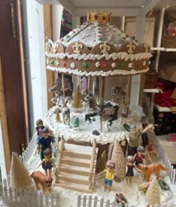 Wonder-Wheel-Seattle-Washington-Christmas-Merry-Go-Round-Custom-Cake